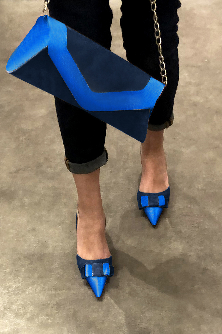 Electric blue women's open arch dress pumps. Pointed toe. Medium slim heel. Worn view - Florence KOOIJMAN